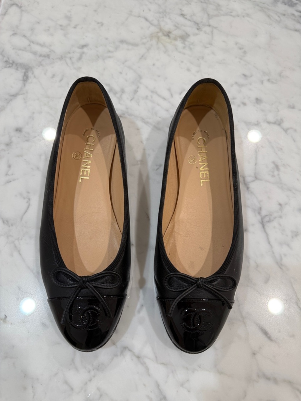 CHANEL Black Patent Cap-Toe Ballet Flats with CC Logo